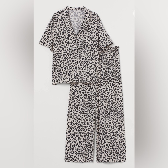 H&M Other - H&M pajamas leopard print PJs M